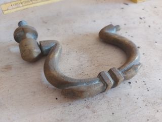 Maniglia antica in ottone