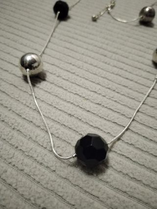 Collar plata y negro