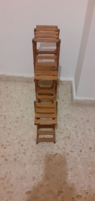 Estantería madera marrón