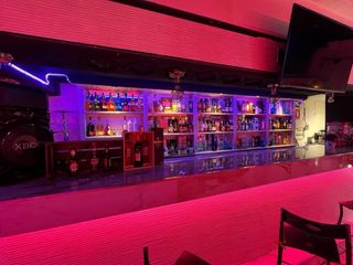 Traspaso Bar de Copas con salida de Humo