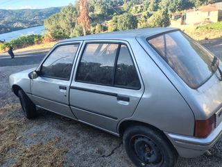 Peugeot 205 1988