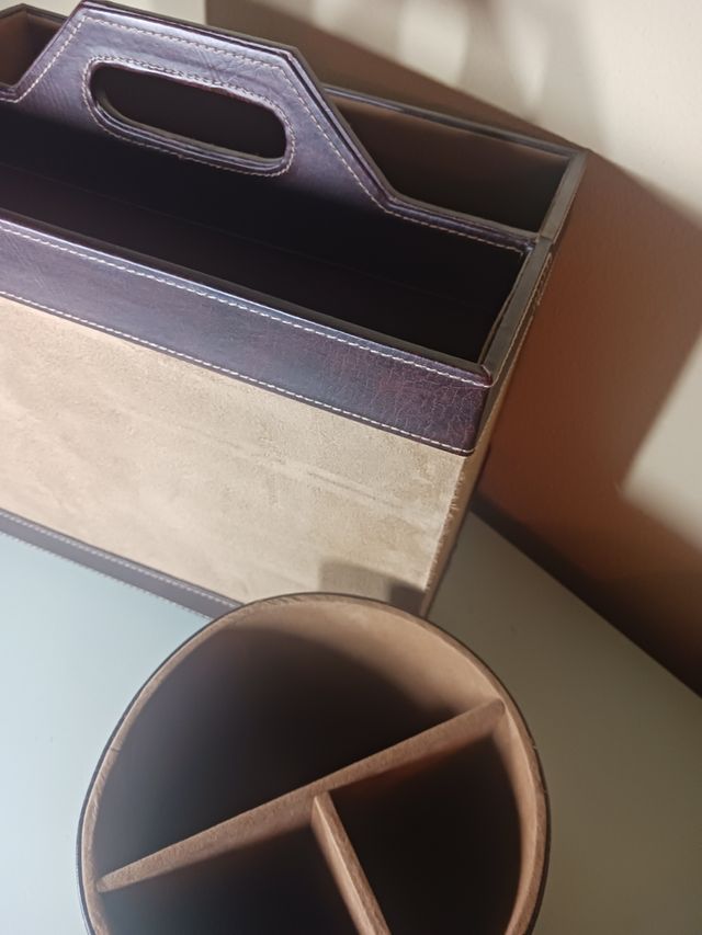 Revistero y organizador marrón