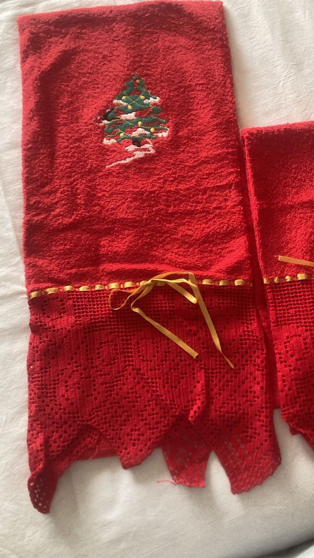 Set 2 asciugamani Natale rossi e uncinetto a mano
