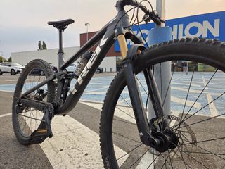 Trek Fuel XT 2024 - Bicicleta trail L
