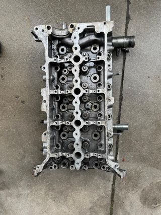 Se vende culata de Toyota RAV4 Diesel