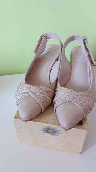 Zapatos Easy Street beige, talla 38.