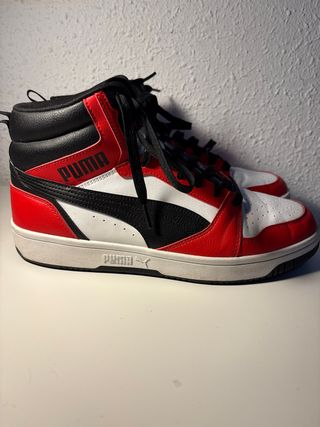 Zapatillas Puma altas rojas y negras
