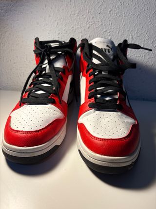 Zapatillas Puma altas rojas y negras