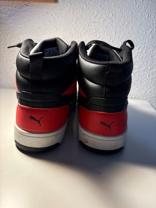 Zapatillas Puma altas rojas y negras