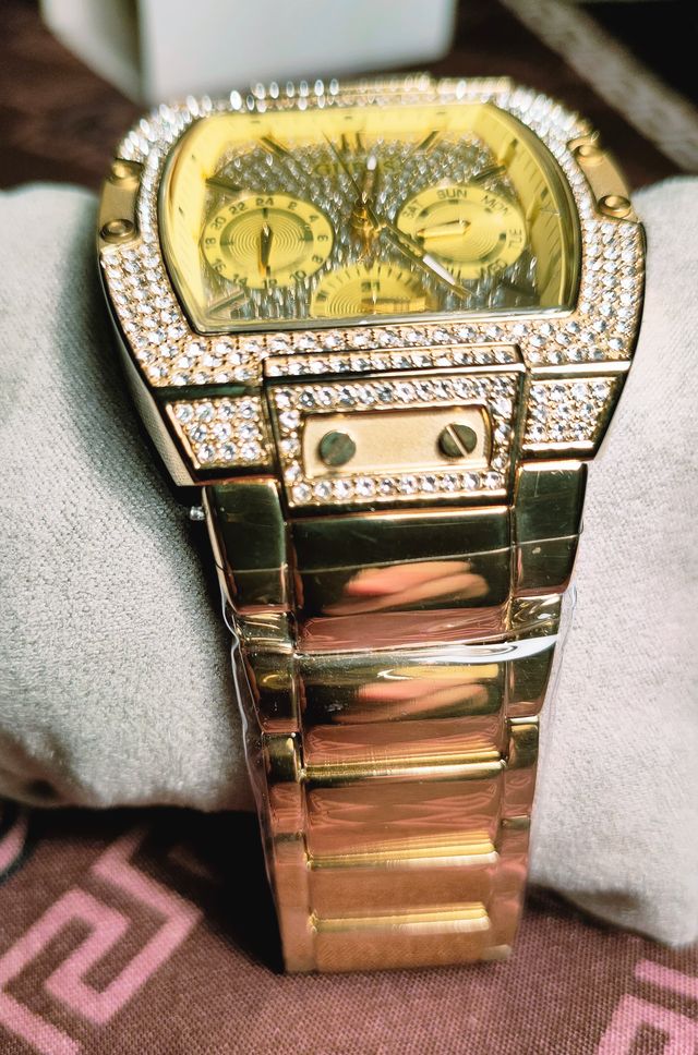 Reloj Guess Phoenix nuevo dorado