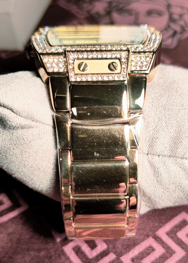 Reloj Guess Phoenix nuevo dorado