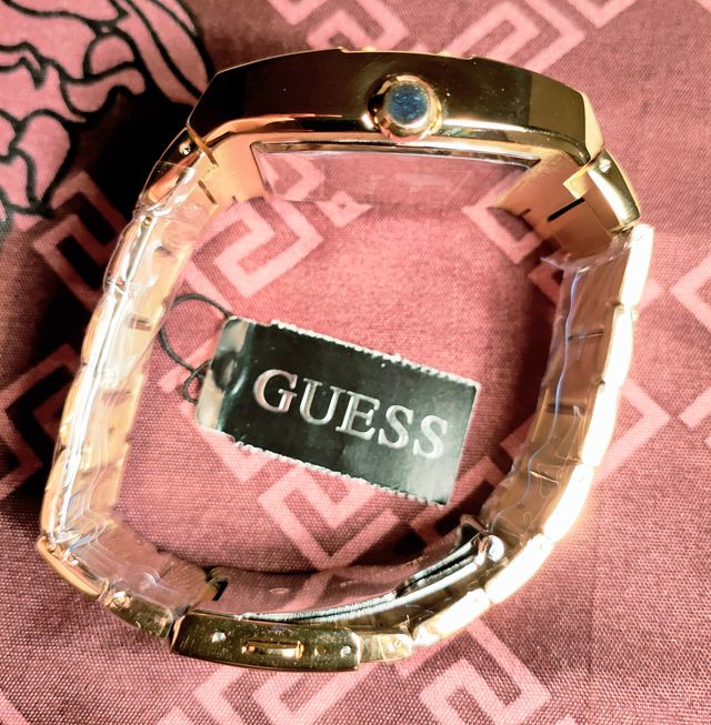 Reloj Guess Phoenix nuevo dorado