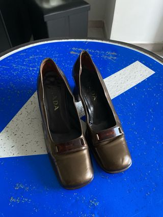 Prada Décolleté Vintage con punta quadrata