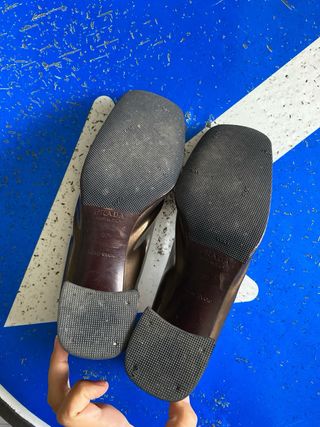 Prada Décolleté Vintage con punta quadrata