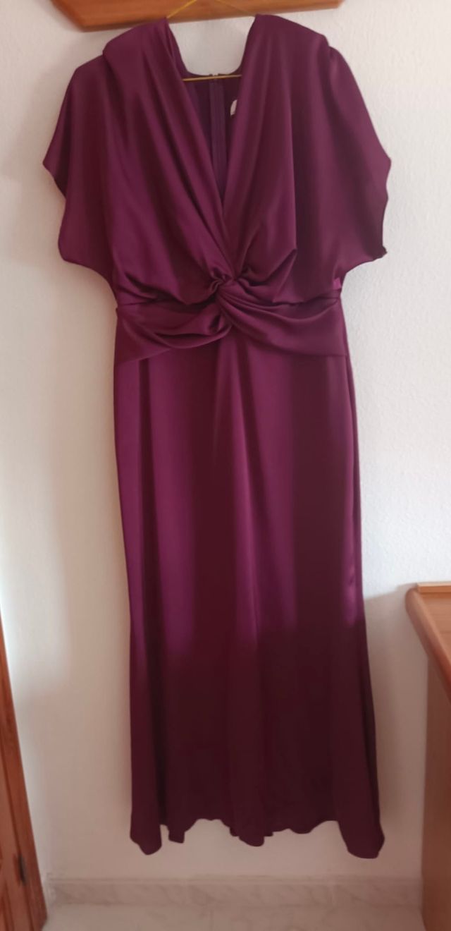 Vestido madrina morado - tocado