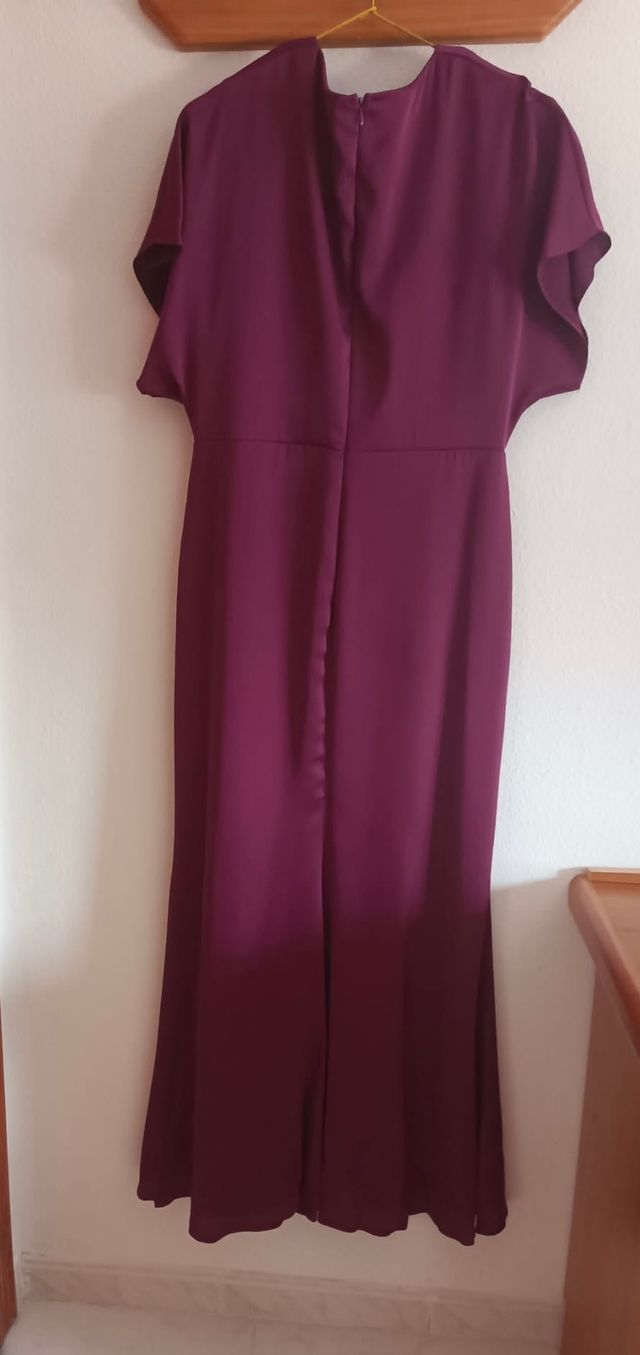 Vestido madrina morado - tocado