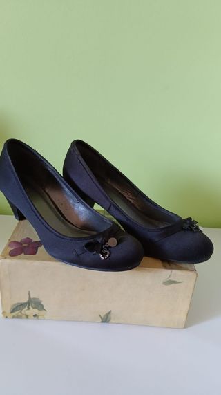 Zapatos negros mujer tacón bajo