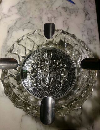 Cenicero antiguo de cristal