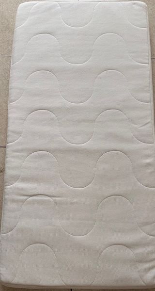 Cuna SUNDVIK blanca 60x120 con barrera y colchón