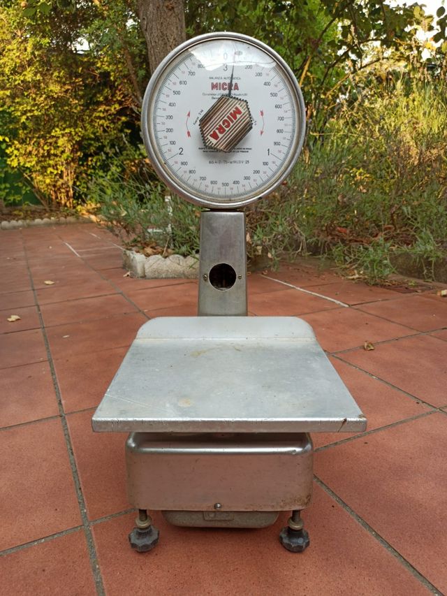 Balanza antigua MICRA - 3000g. Decoración Vintage