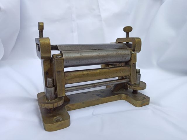 Herramienta antigua para cuero de zapatero.