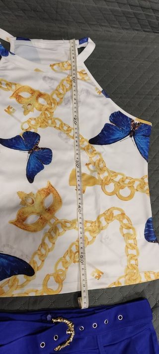 Conjunto top y shorts blanco y azul