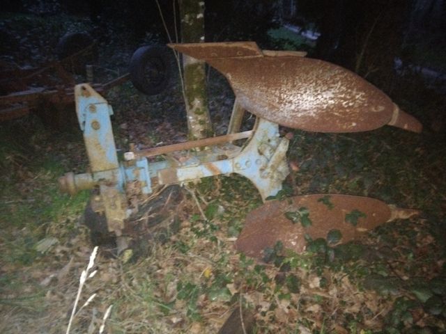 Se venden 3 arados de tractor