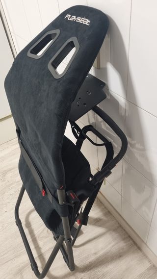 Playseat Challenge + Volante y Pedales Thrustmaste