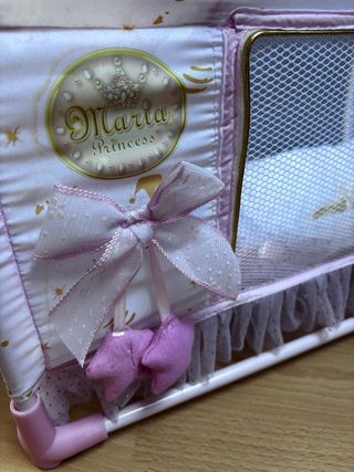 Cuna, parque, cambiador y trona  muñecos