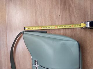 Bolso y sandalias verde oliva