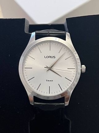 Reloj Lorus - correa negra