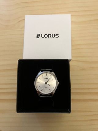 Reloj Lorus - correa negra
