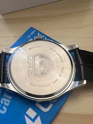 Reloj Lorus - correa negra
