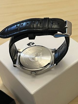 Reloj Lorus - correa negra