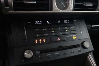 Lexus IS 2.5 300h ECO
