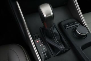 Lexus IS 2.5 300h ECO