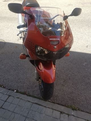 Honda CBR 900rr - Moto deportiva