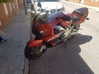 Honda CBR 900rr - Moto deportiva