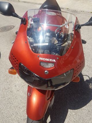 Honda CBR 900rr - Moto deportiva
