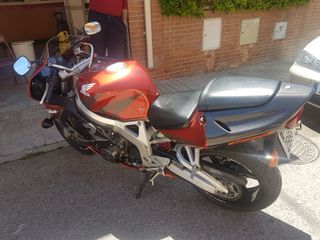 Honda CBR 900rr - Moto deportiva