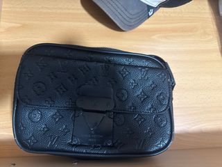 Riñonera Louis Vuitton negra