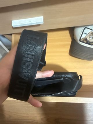 Riñonera Louis Vuitton negra