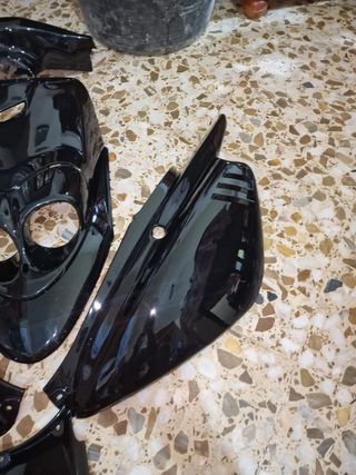 Carcasas Yamaha Booster negras