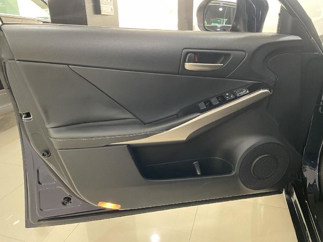 LEXUS IS IS 2.5 300h Business (223CV)