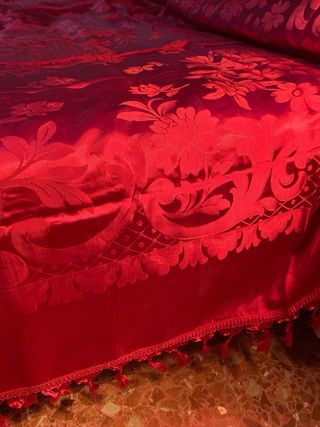 DANASCO rojo cubrecama NUEVO