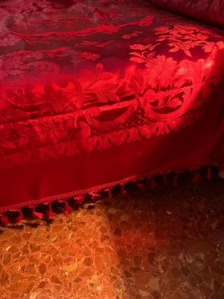 DANASCO rojo cubrecama NUEVO