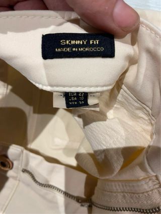 Pantalones beige pitillo