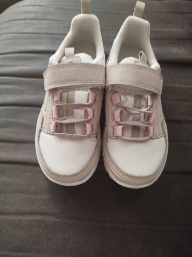 Zapatillas Niña
ÚLTIMOS DÍAS ANTES DE DONAR