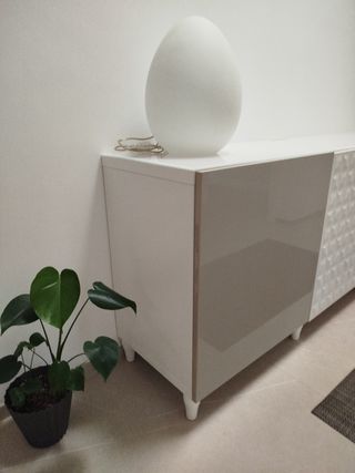 Mueble TV Ikea - Beige y Blanco