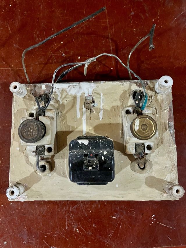 Cuadro eléctrico antiguo.